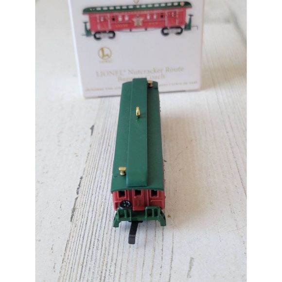 Hallmark Leonel Nutcracker root baggage coach 2012 ornament Xmas train - Picture 6 of 7
